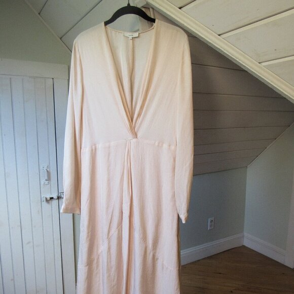 Vince. Twist Drape Long Sleeve Dress in Oat Blush Size 12 - Picture 16 of 16